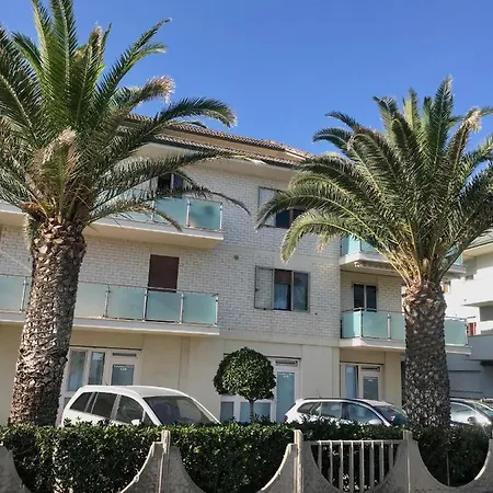 Oda ve Kahvaltı Frontemare Faleria 3*