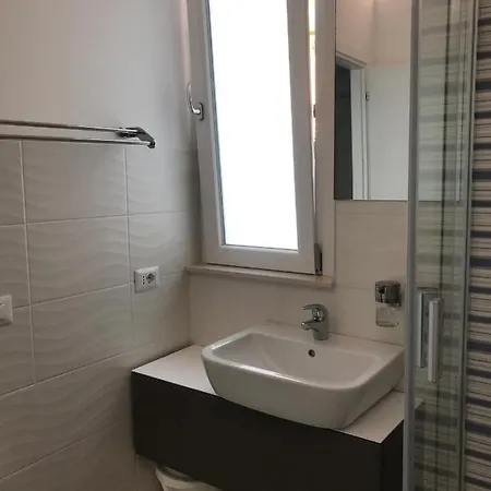 Frontemare Faleria Oda ve Kahvaltı Porto SantʼElpidio