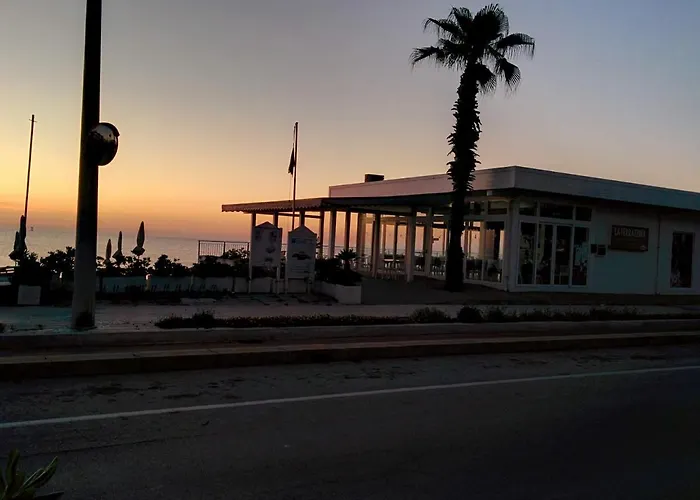 Frontemare Faleria Couette-café Porto SantʼElpidio