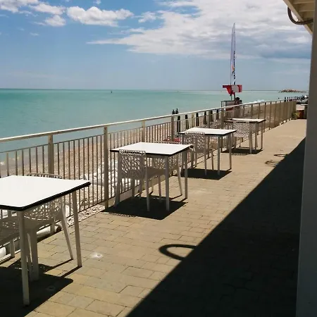 Frontemare Faleria 3* Porto SantʼElpidio