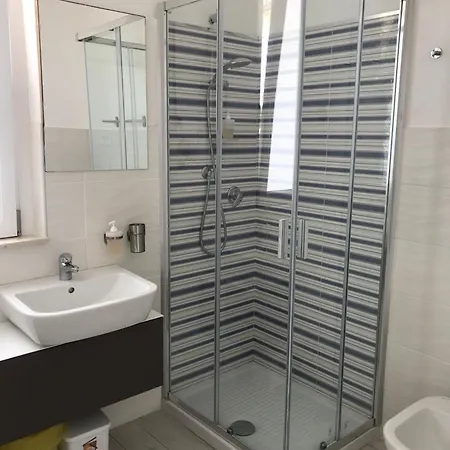 Frontemare Faleria Bed and breakfast 3*