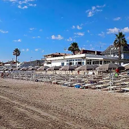 Frontemare Faleria לינה וארוחת בוקר