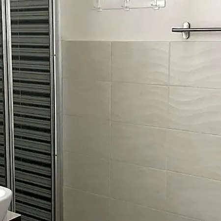 Frontemare Faleria לינה וארוחת בוקר